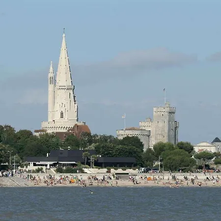Appartement avec cour privée Centre ville Classé 4 étoiles La Rochelle  Extérieur photo