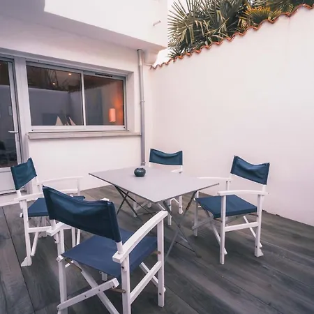 Appartement avec cour privée Centre ville Classé 4 étoiles La Rochelle  Extérieur photo